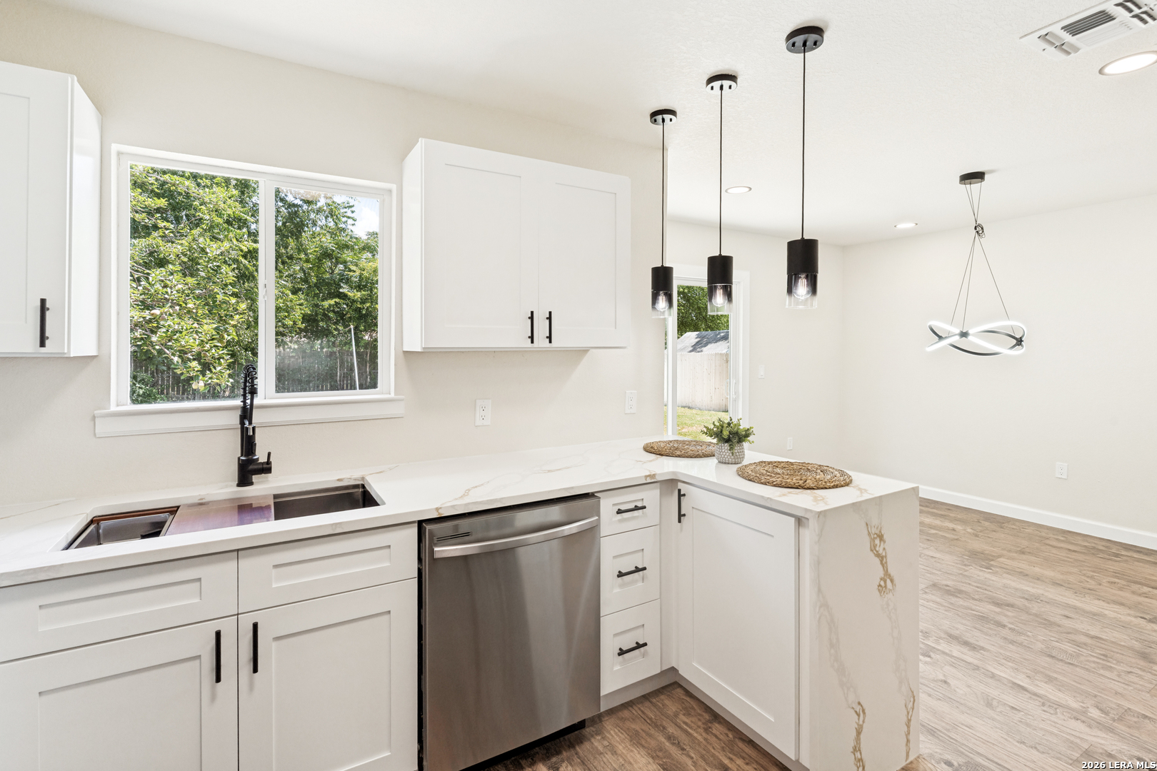 504 Willow Drive Converse TX 78109