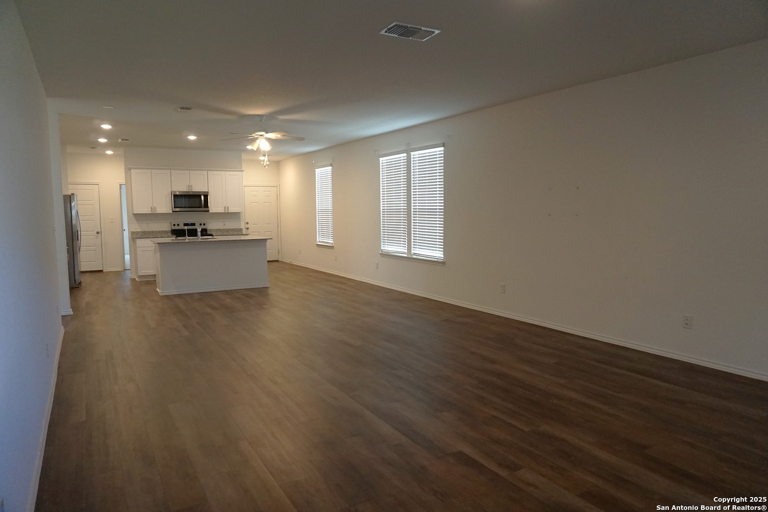 1206 Casa Luminar Converse TX 78109