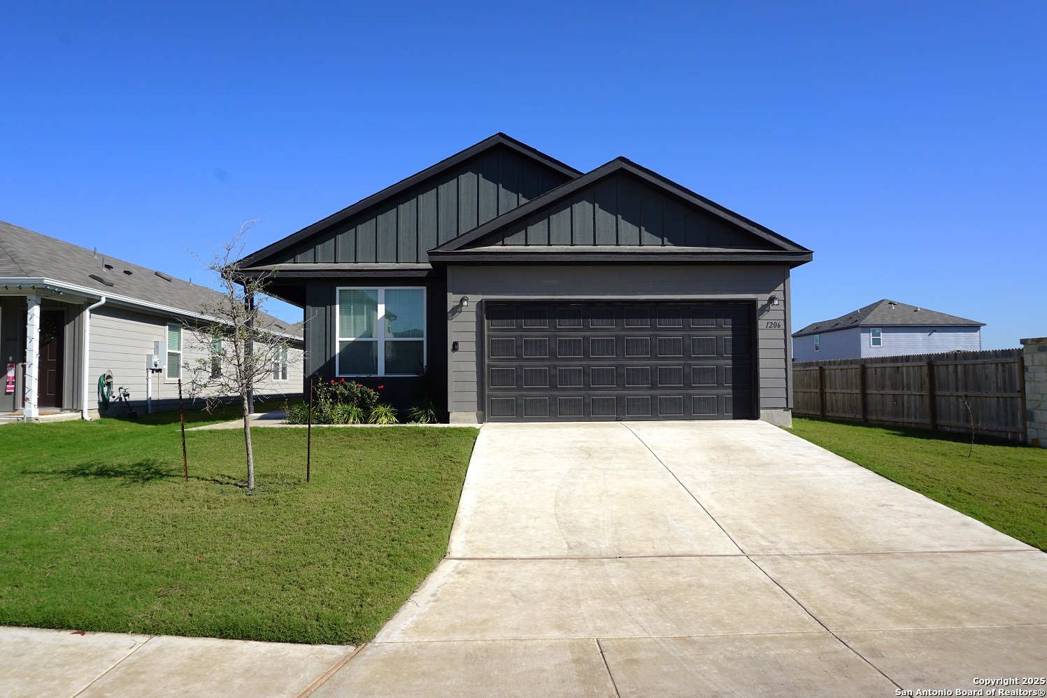1206 Casa Luminar Converse TX 78109