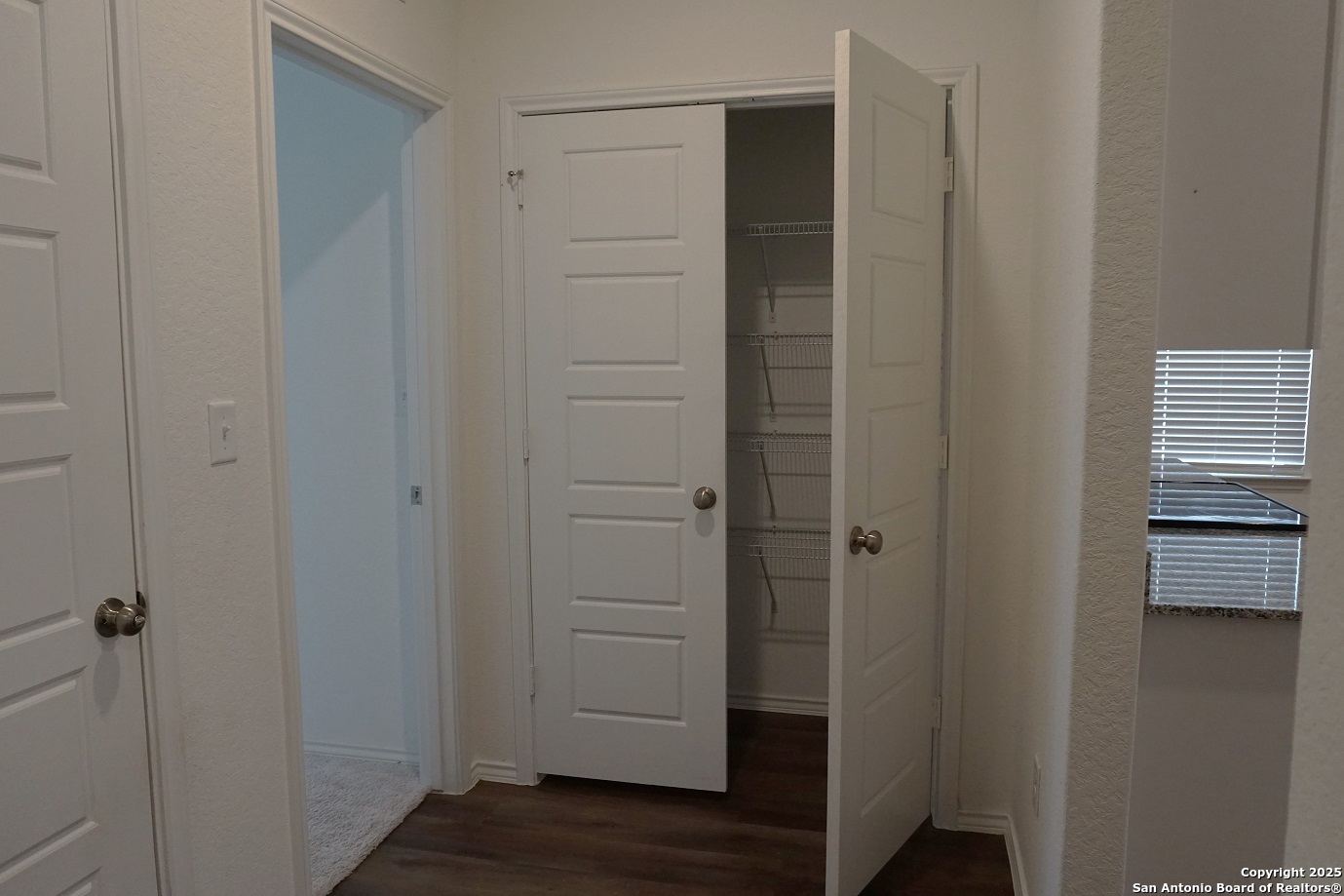 1206 Casa Luminar Converse TX 78109