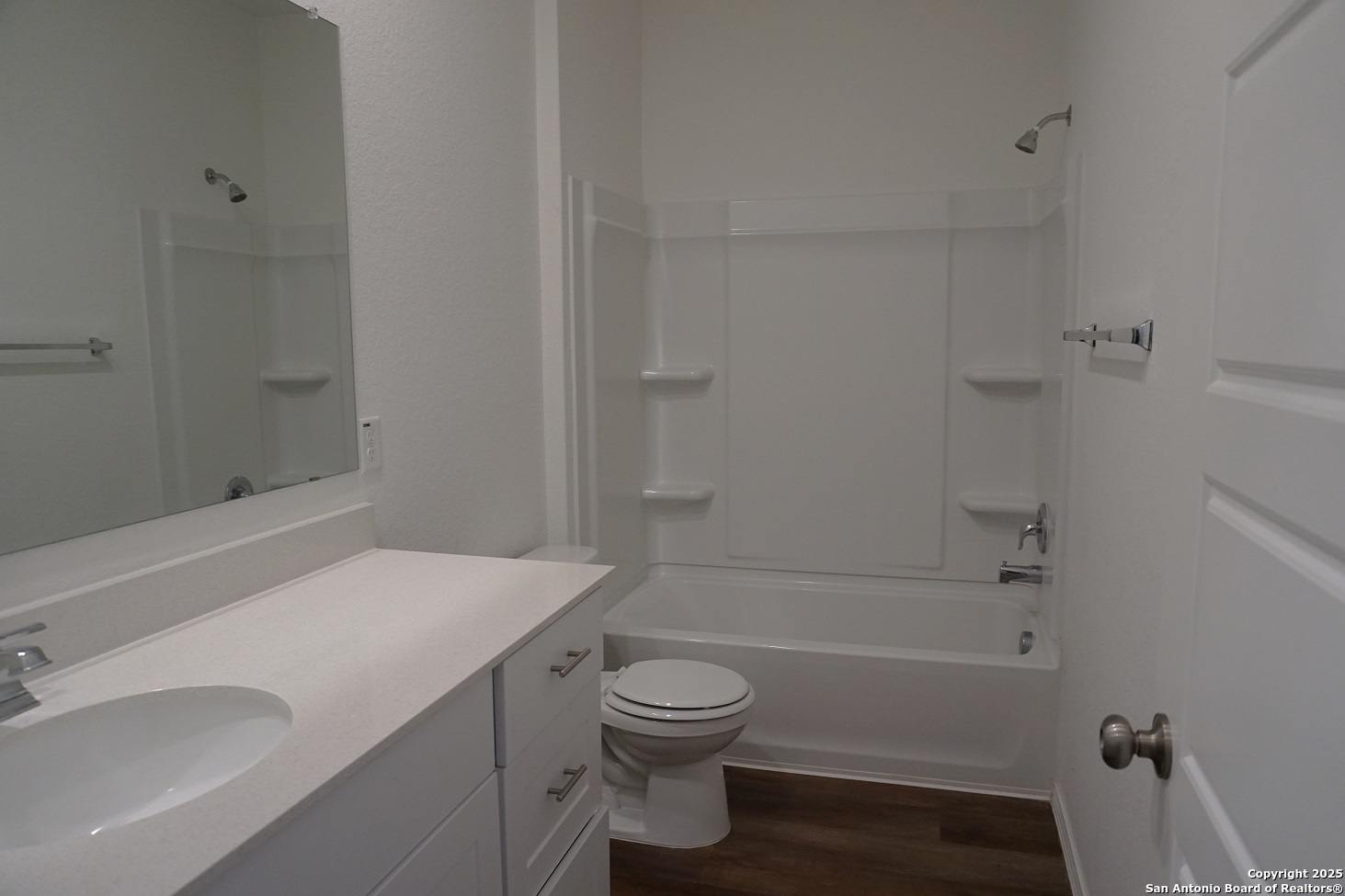 1206 Casa Luminar Converse TX 78109
