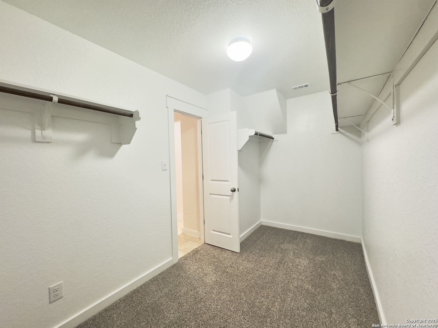 4351 W Vasquez Circle Converse TX 78109