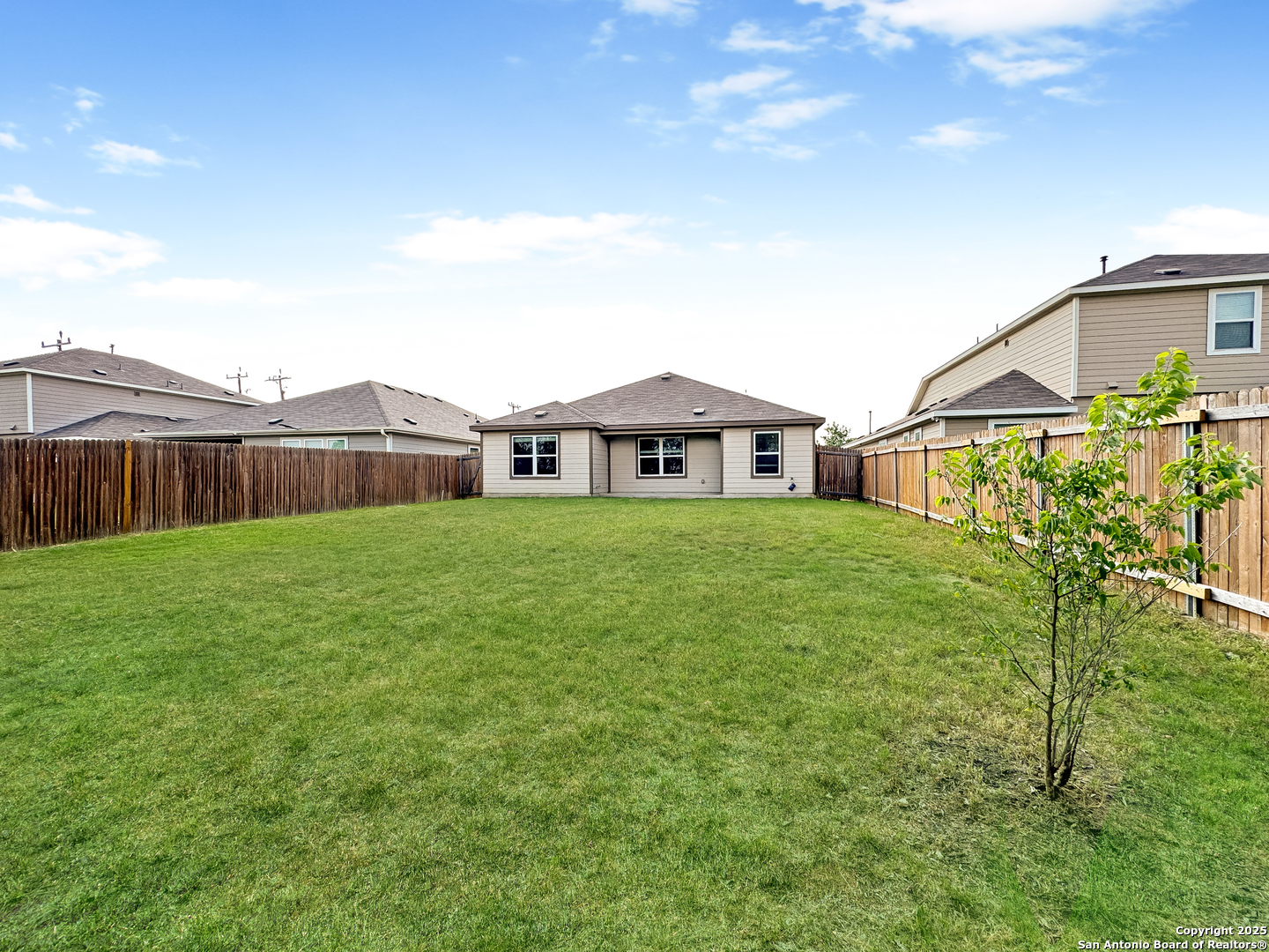 4351 W Vasquez Circle Converse TX 78109