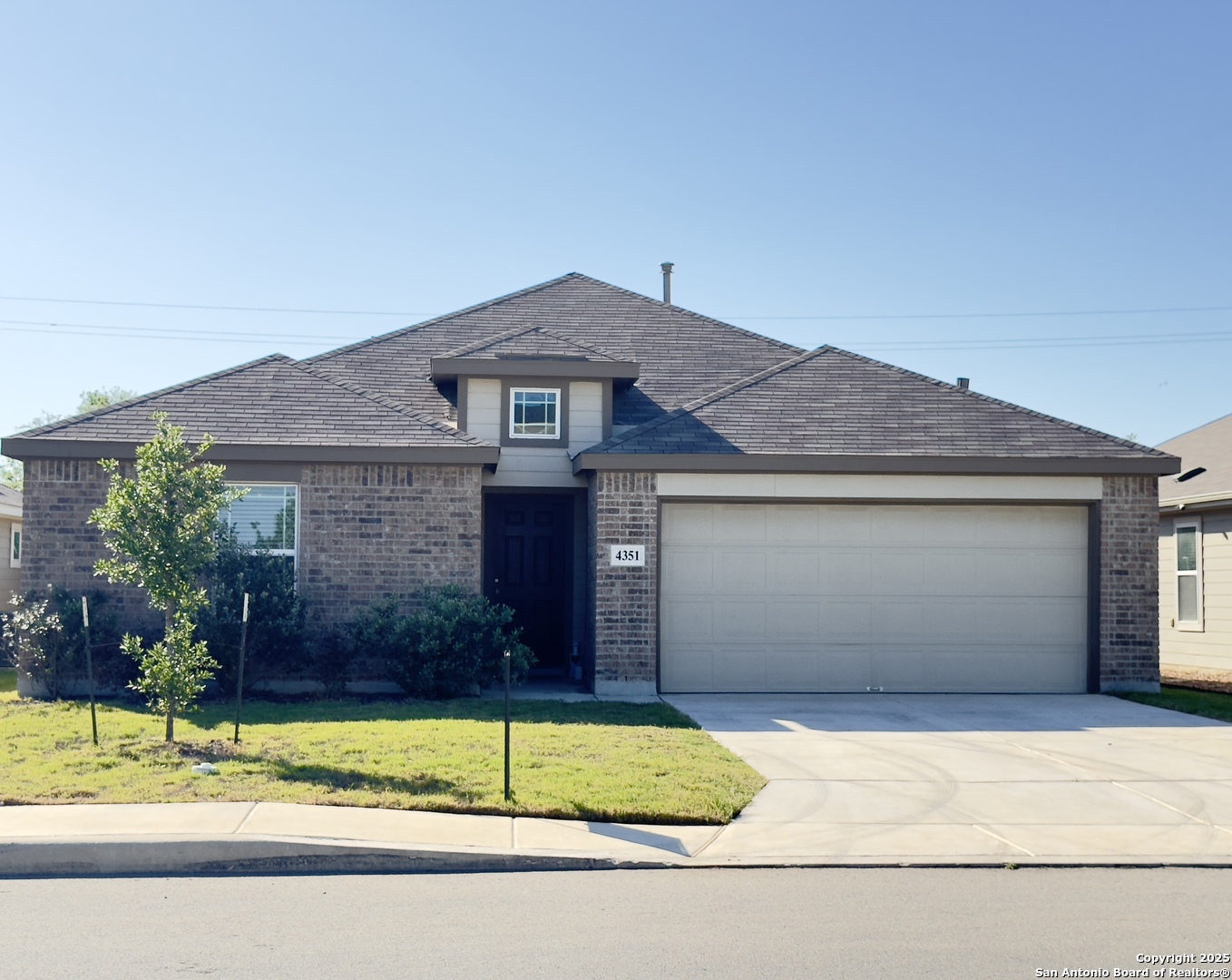 4351 W Vasquez Circle Converse TX 78109