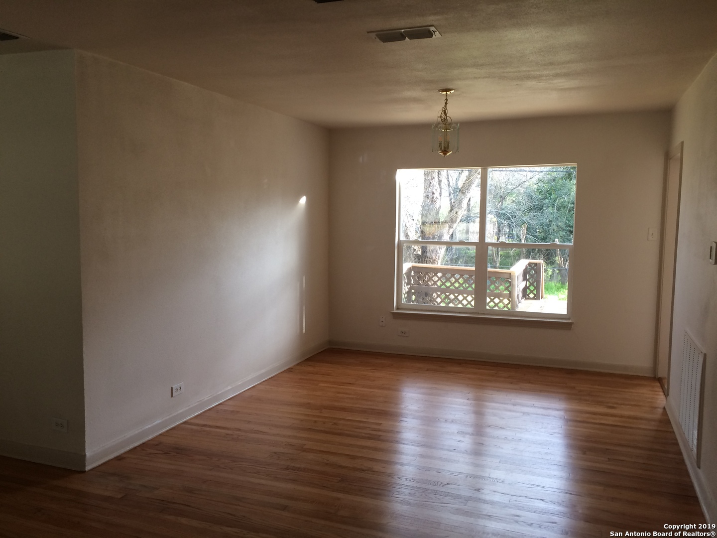 1204 Wiltshire Avenue Terrell Hills TX 78209