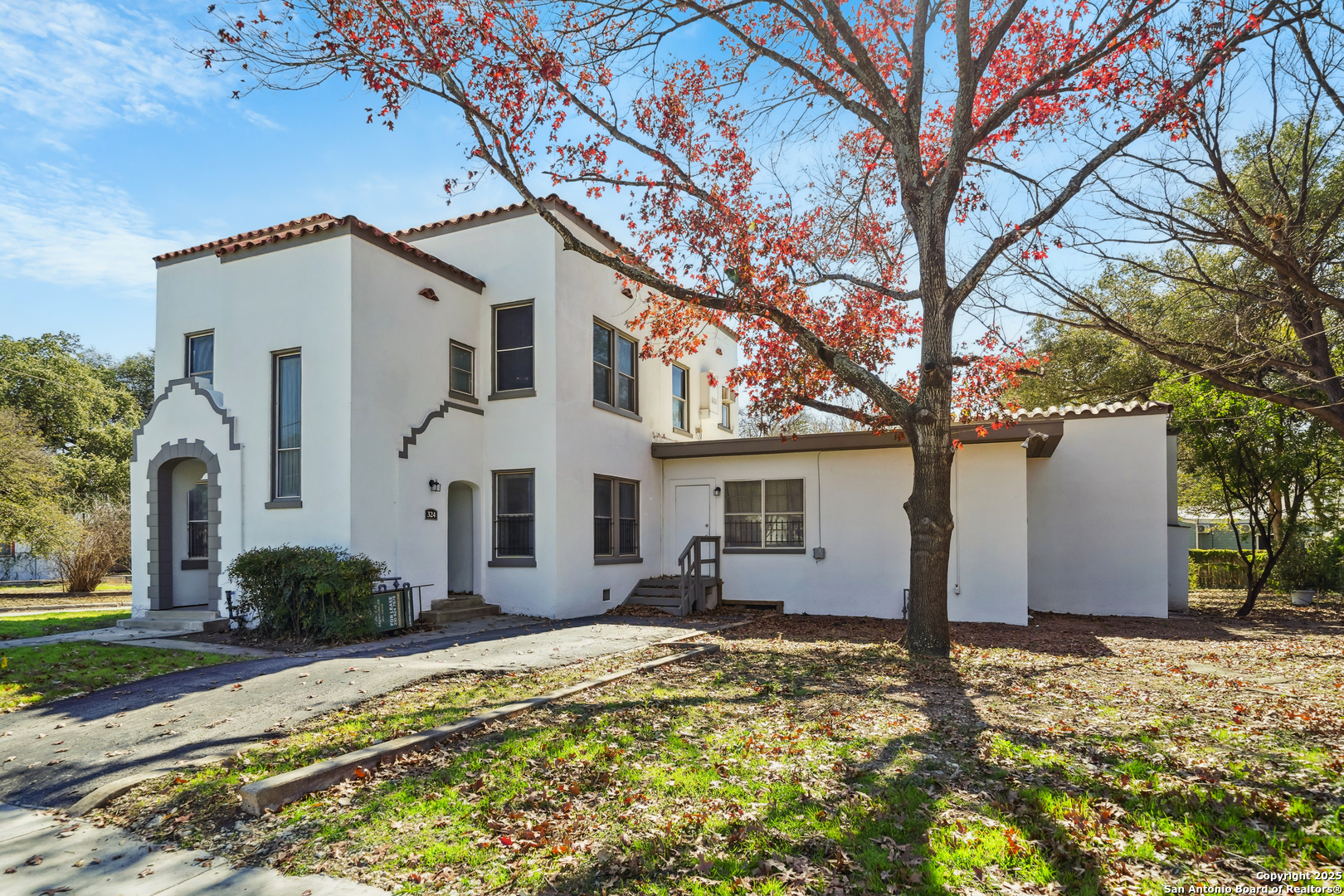 326 E Mistletoe Avenue San Antonio TX 78212