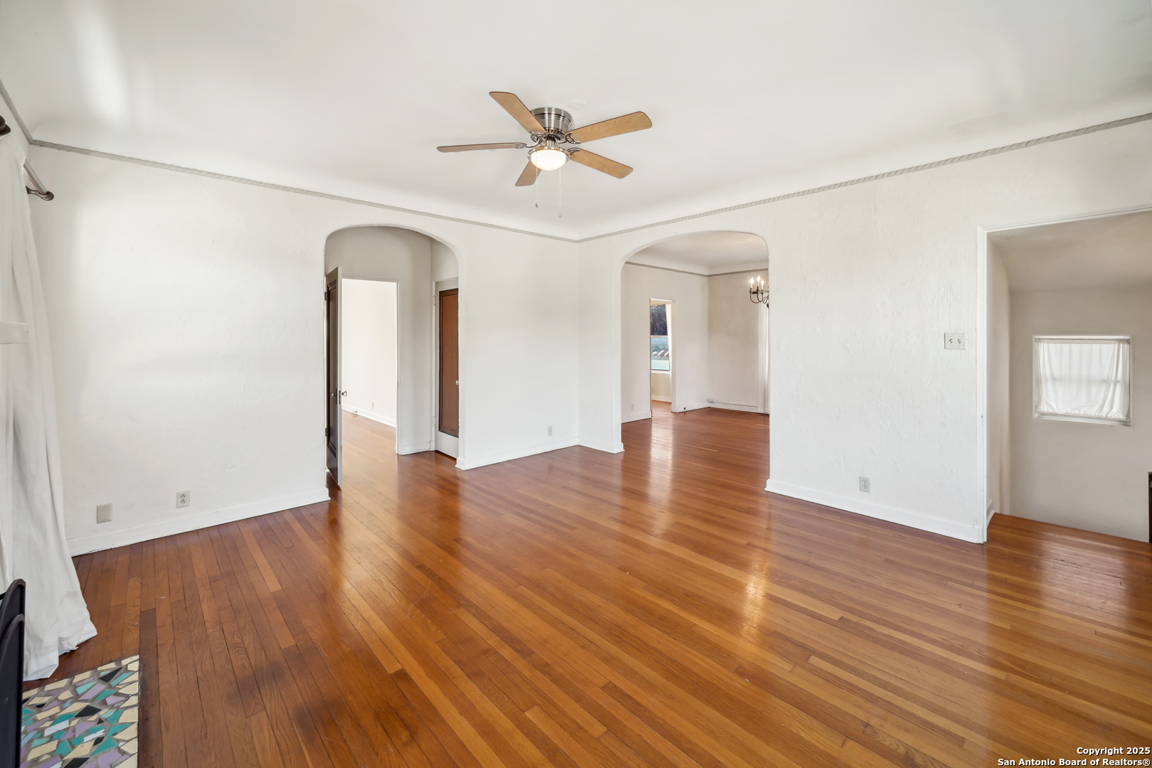 326 E Mistletoe Avenue San Antonio TX 78212