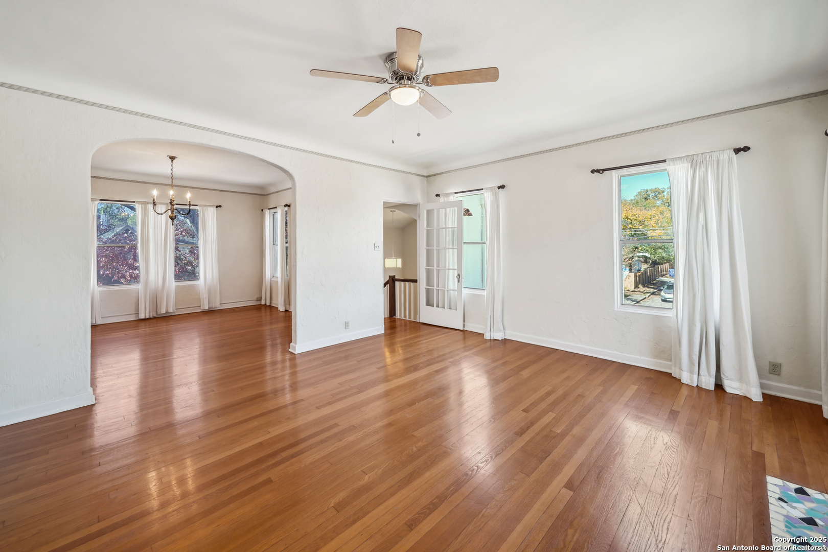 326 E Mistletoe Avenue San Antonio TX 78212