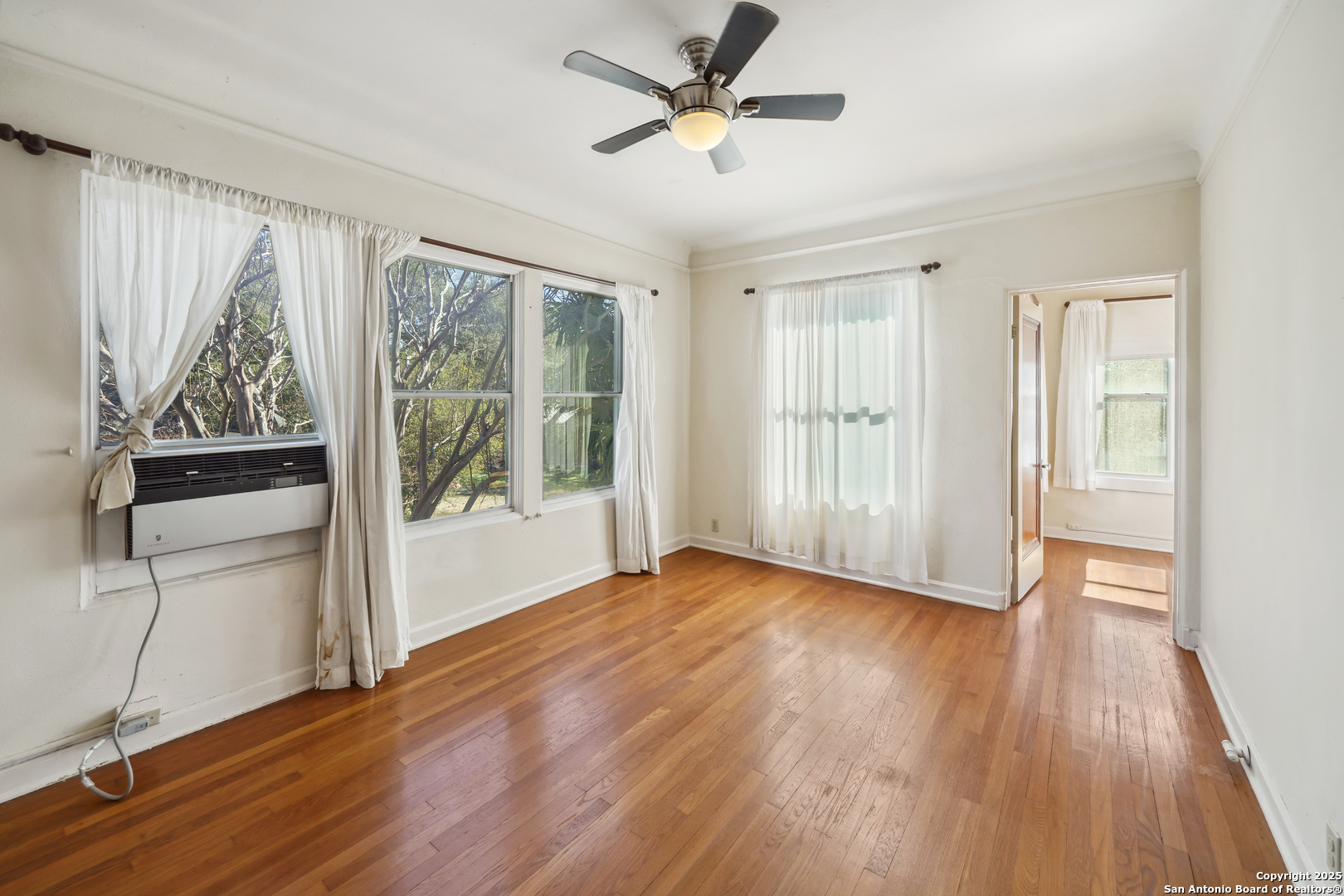 326 E Mistletoe Avenue San Antonio TX 78212