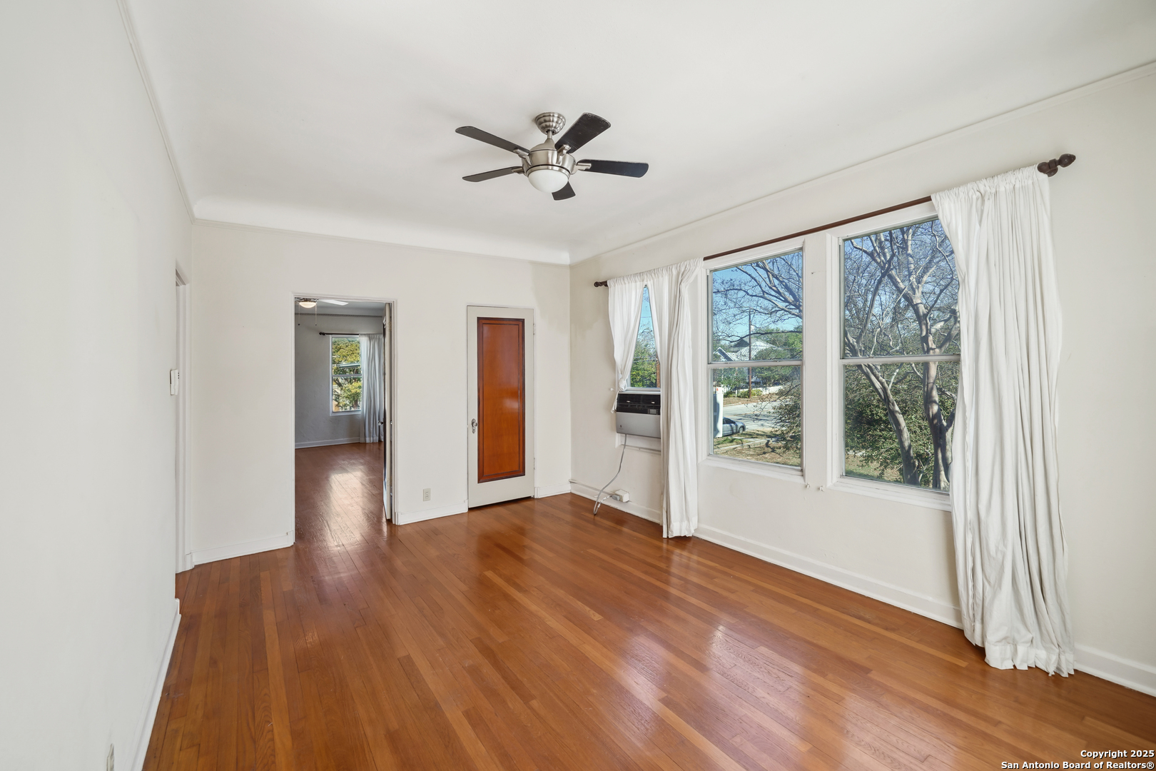 326 E Mistletoe Avenue San Antonio TX 78212