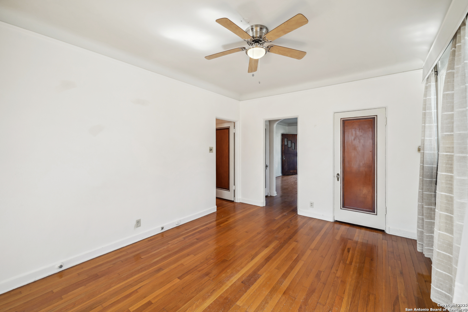 326 E Mistletoe Avenue San Antonio TX 78212