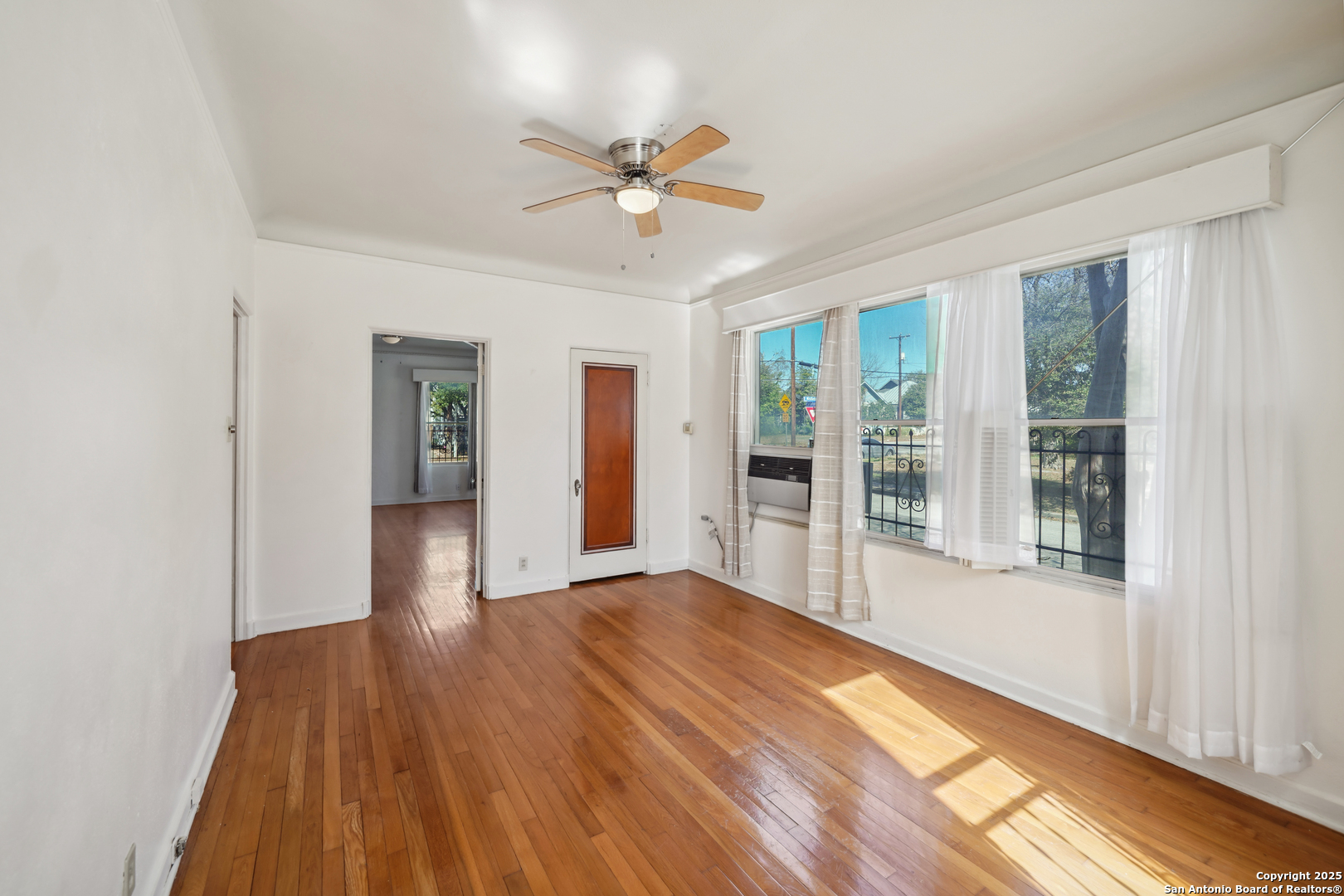326 E Mistletoe Avenue San Antonio TX 78212