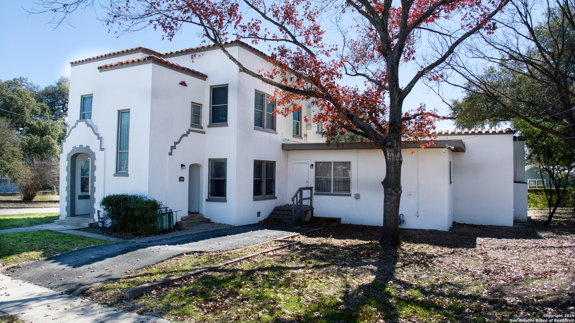 326 E Mistletoe Avenue San Antonio TX 78212