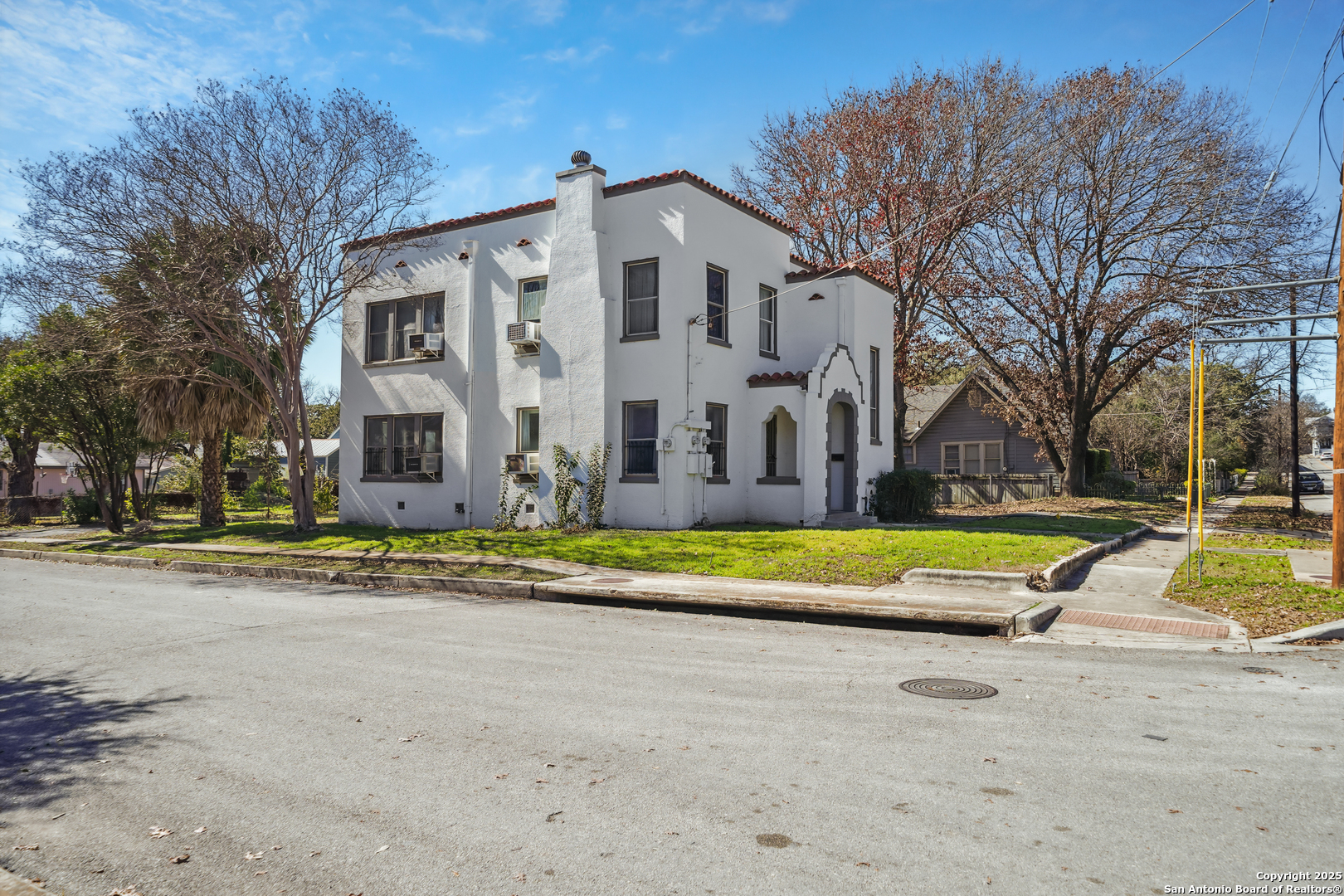 326 E Mistletoe Avenue San Antonio TX 78212