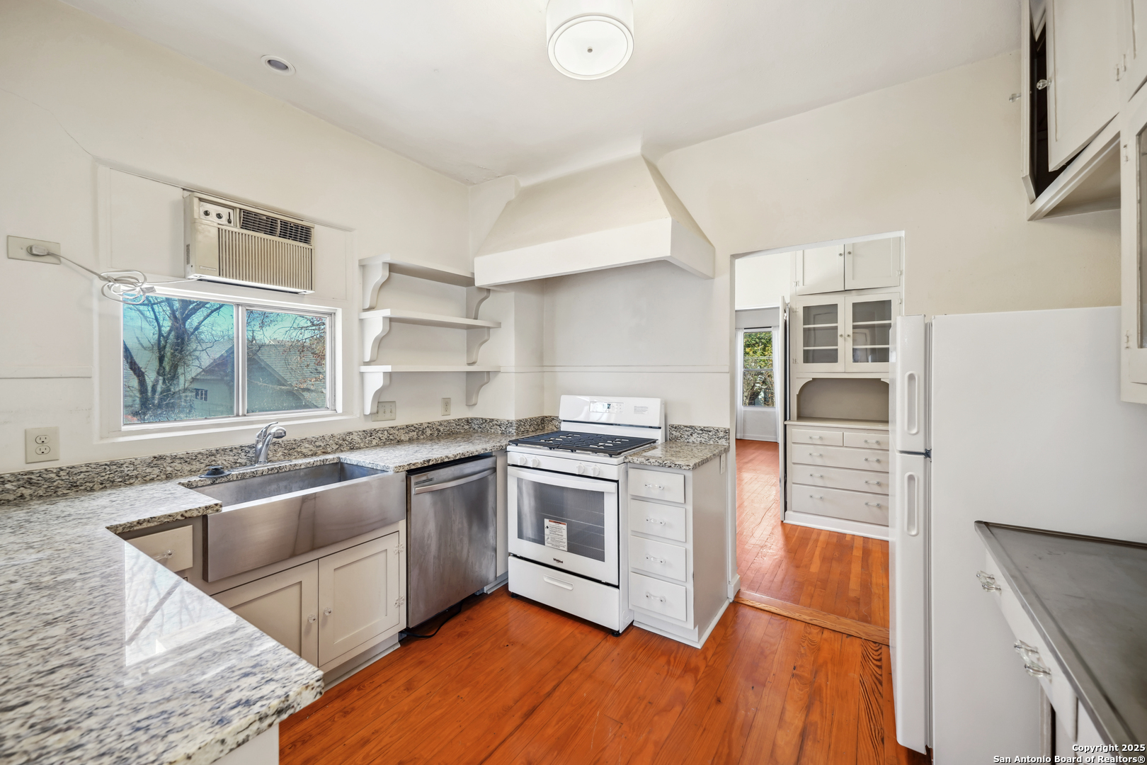 326 E Mistletoe Avenue San Antonio TX 78212