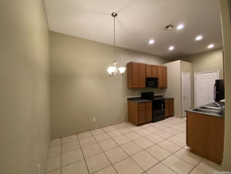 1411 Martin Pleasanton TX 78064