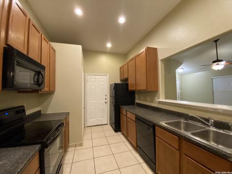 1411 Martin Pleasanton TX 78064