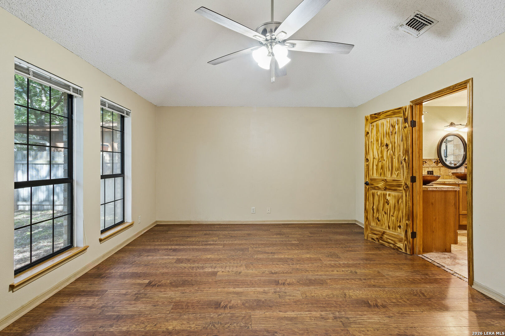 8911 Shady Leaf San Antonio TX 78254