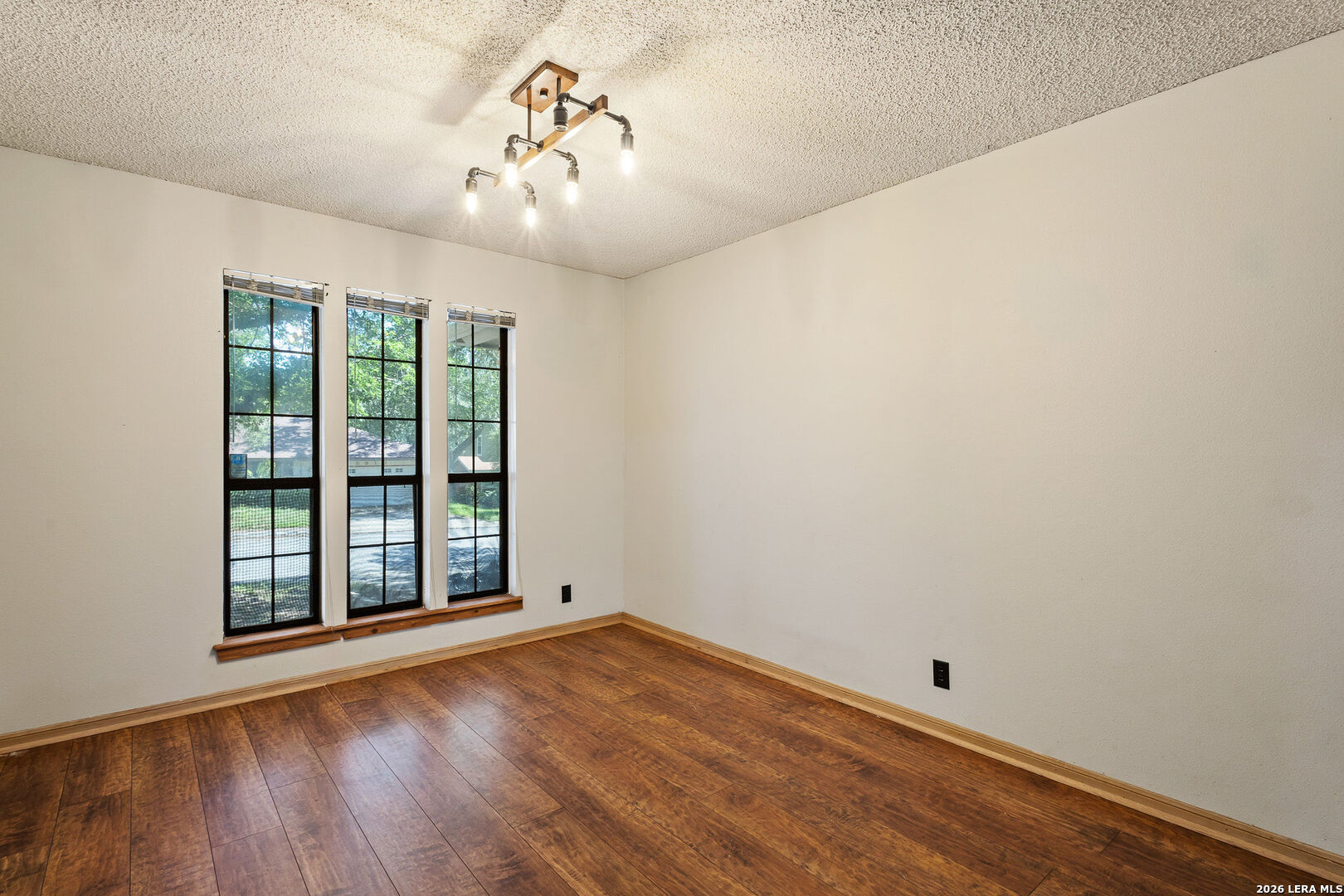 8911 Shady Leaf San Antonio TX 78254