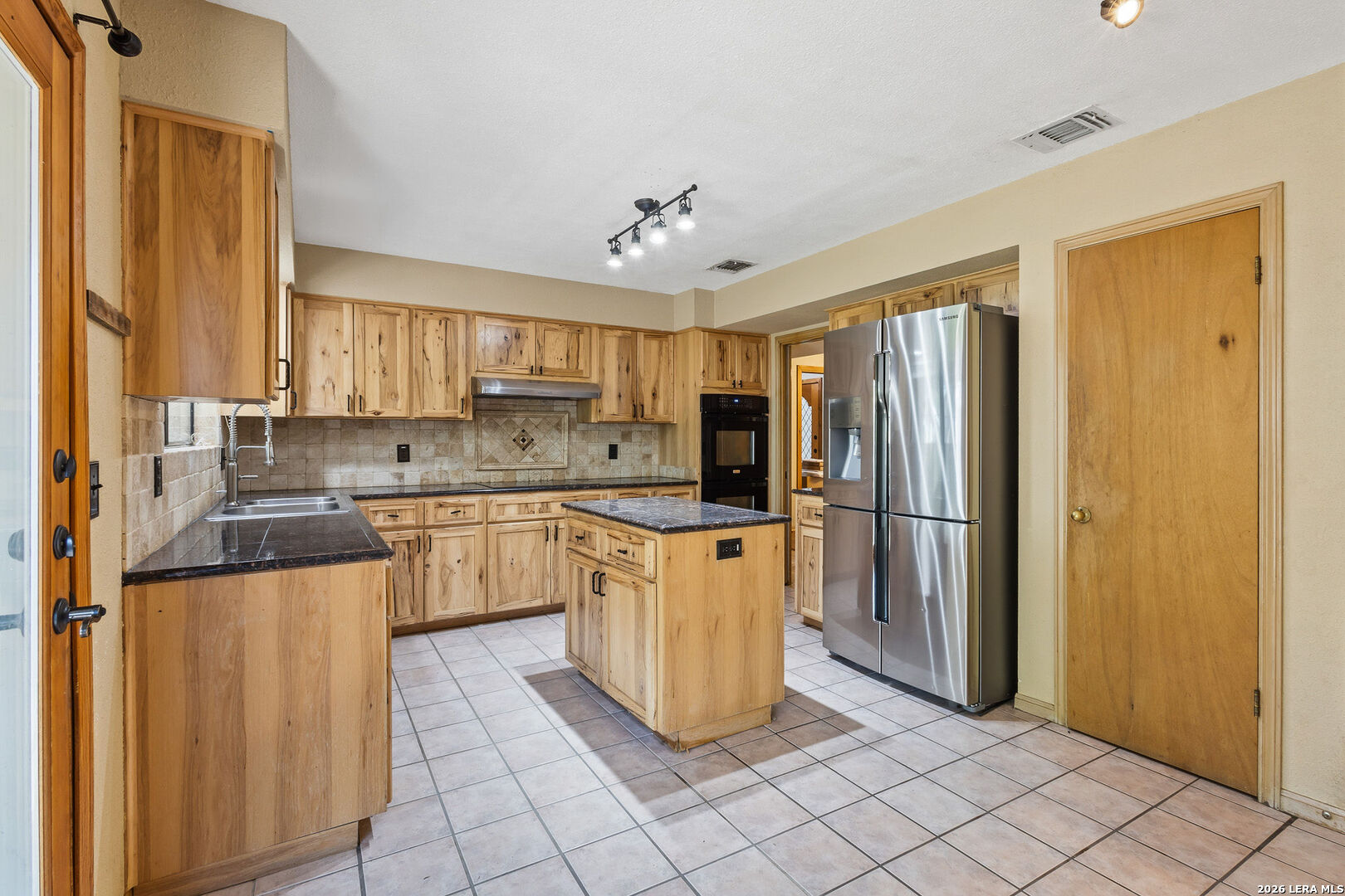 8911 Shady Leaf San Antonio TX 78254