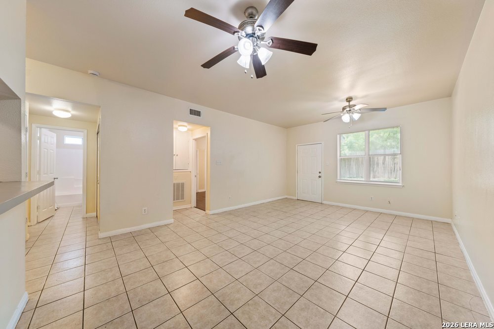 518 Dukeway Universal City TX 78148