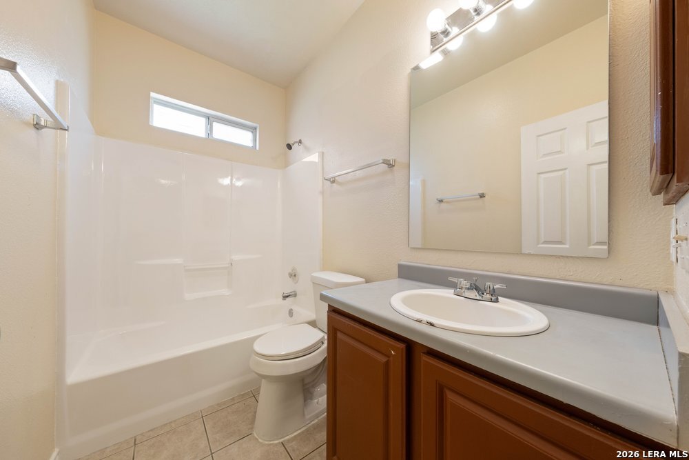518 Dukeway Universal City TX 78148