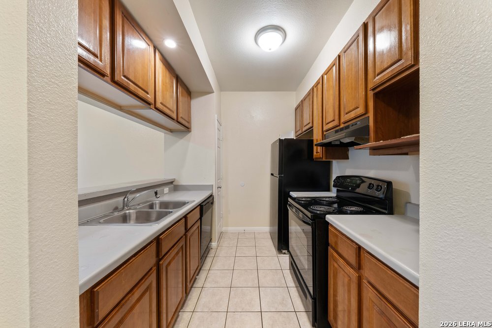 518 Dukeway Universal City TX 78148