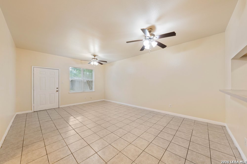 518 Dukeway Universal City TX 78148
