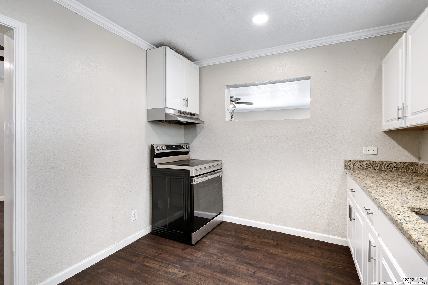 507 Hayden Avenue Devine TX 78016