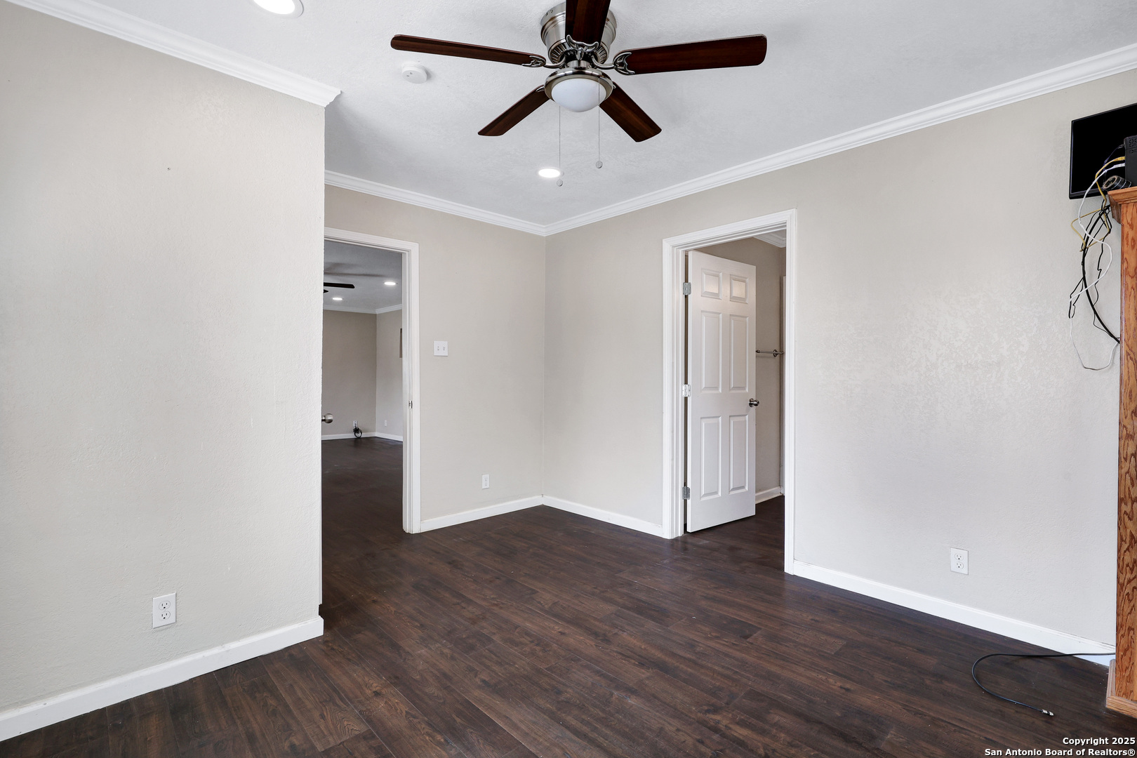 507 Hayden Avenue Devine TX 78016