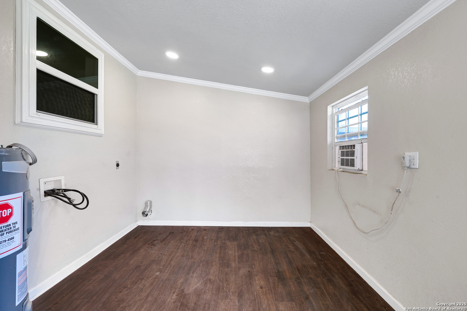 507 Hayden Avenue Devine TX 78016