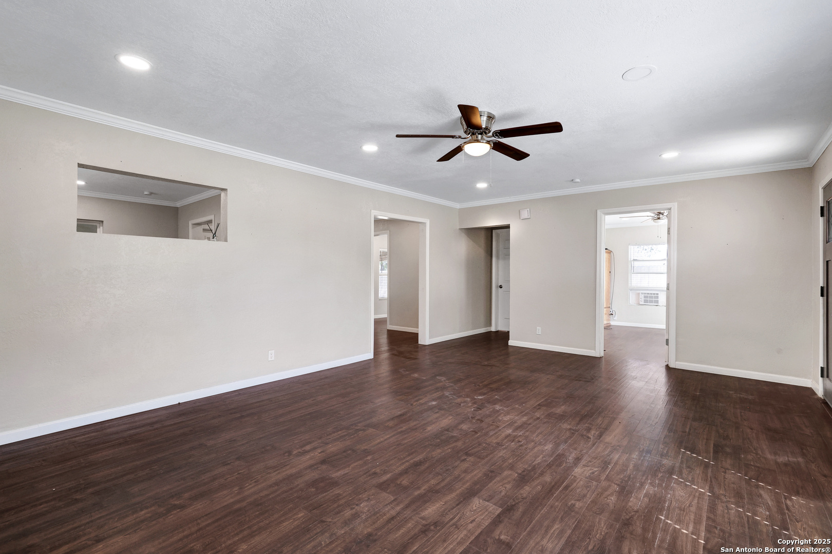 507 Hayden Avenue Devine TX 78016
