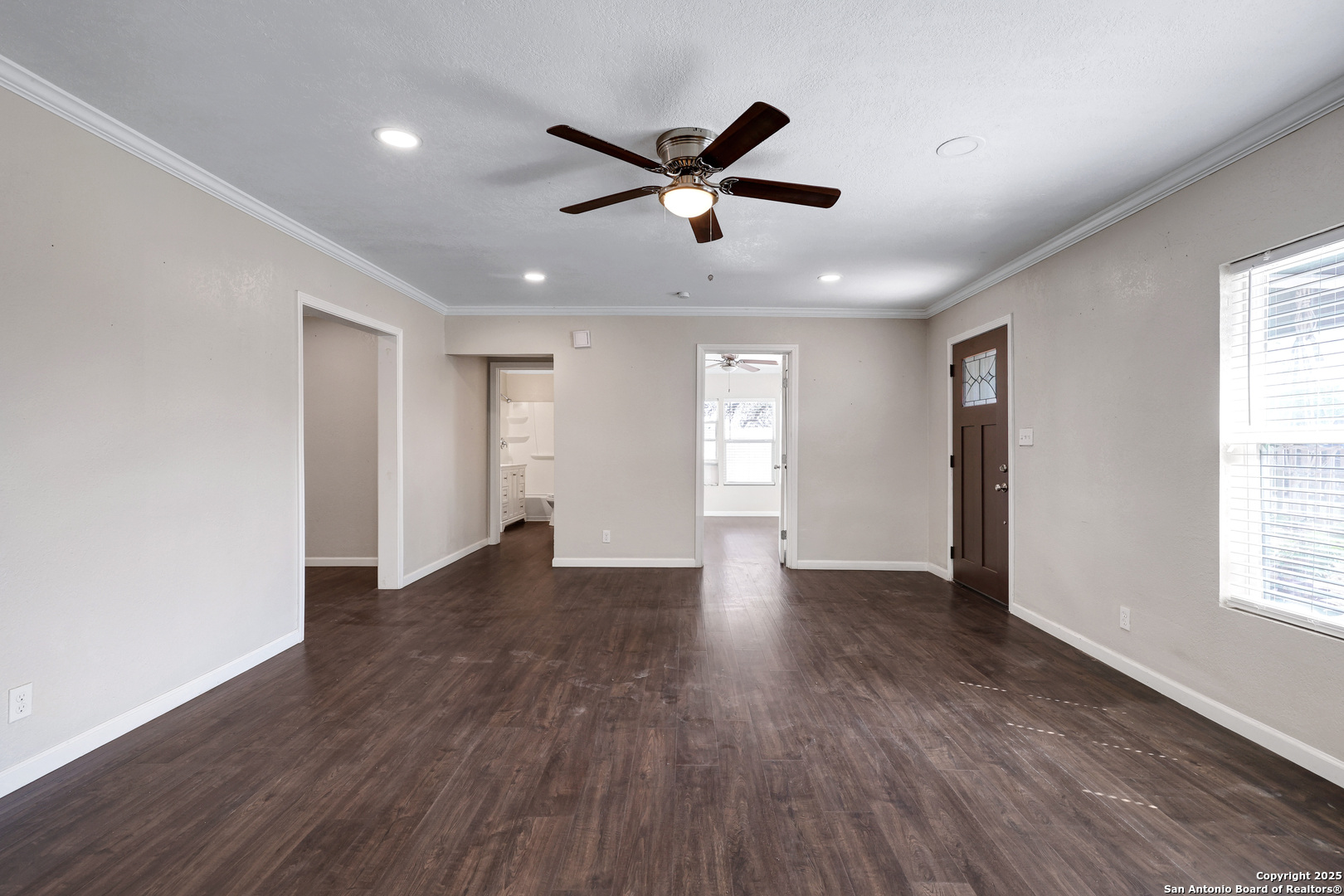 507 Hayden Avenue Devine TX 78016