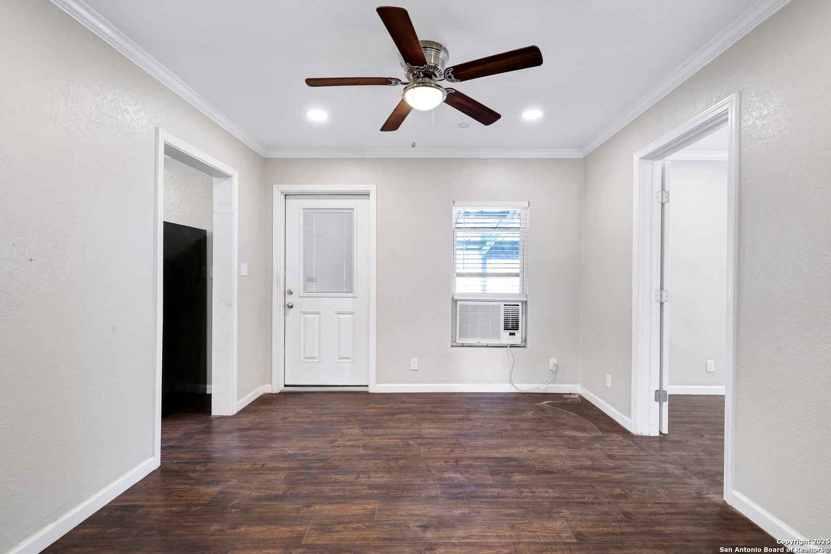 507 Hayden Avenue Devine TX 78016