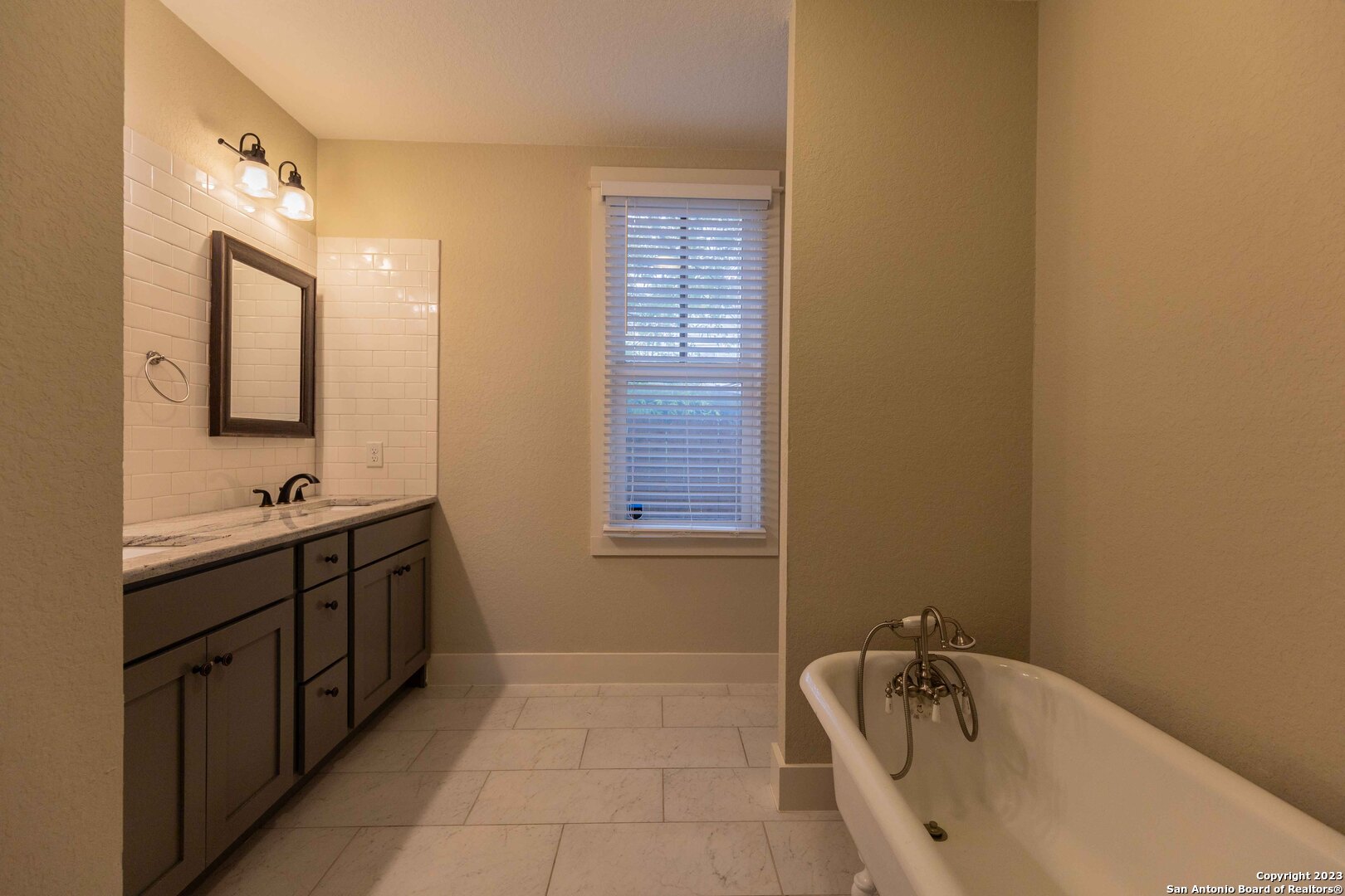 1121 E Crockett Street San Antonio TX 78202
