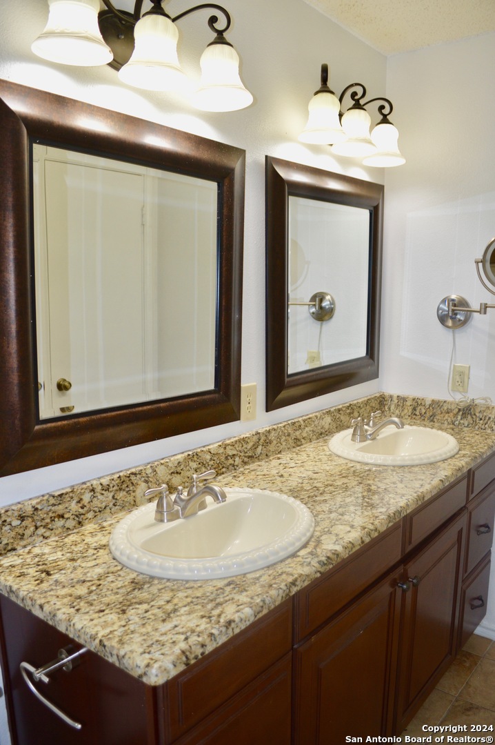 7934 Donshire Drive Converse TX 78109
