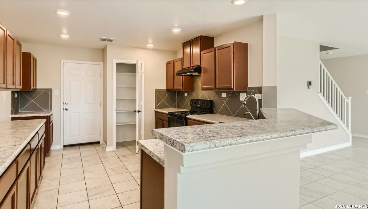 1511 Overlook Bank San Antonio TX 78245