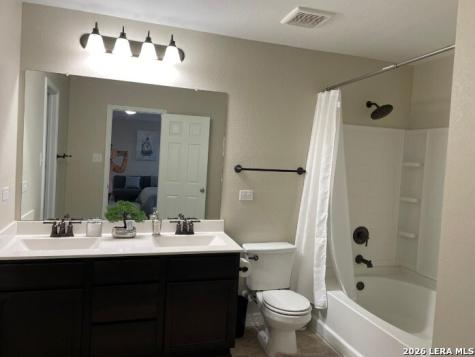 1511 Overlook Bank San Antonio TX 78245