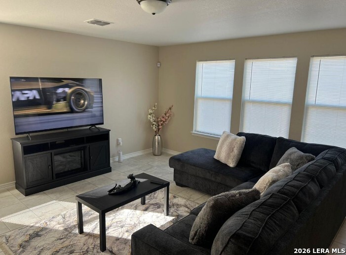 1511 Overlook Bank San Antonio TX 78245