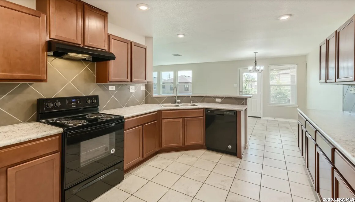 1511 Overlook Bank San Antonio TX 78245