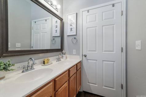 6719 Dragon Creek San Antonio TX 78242