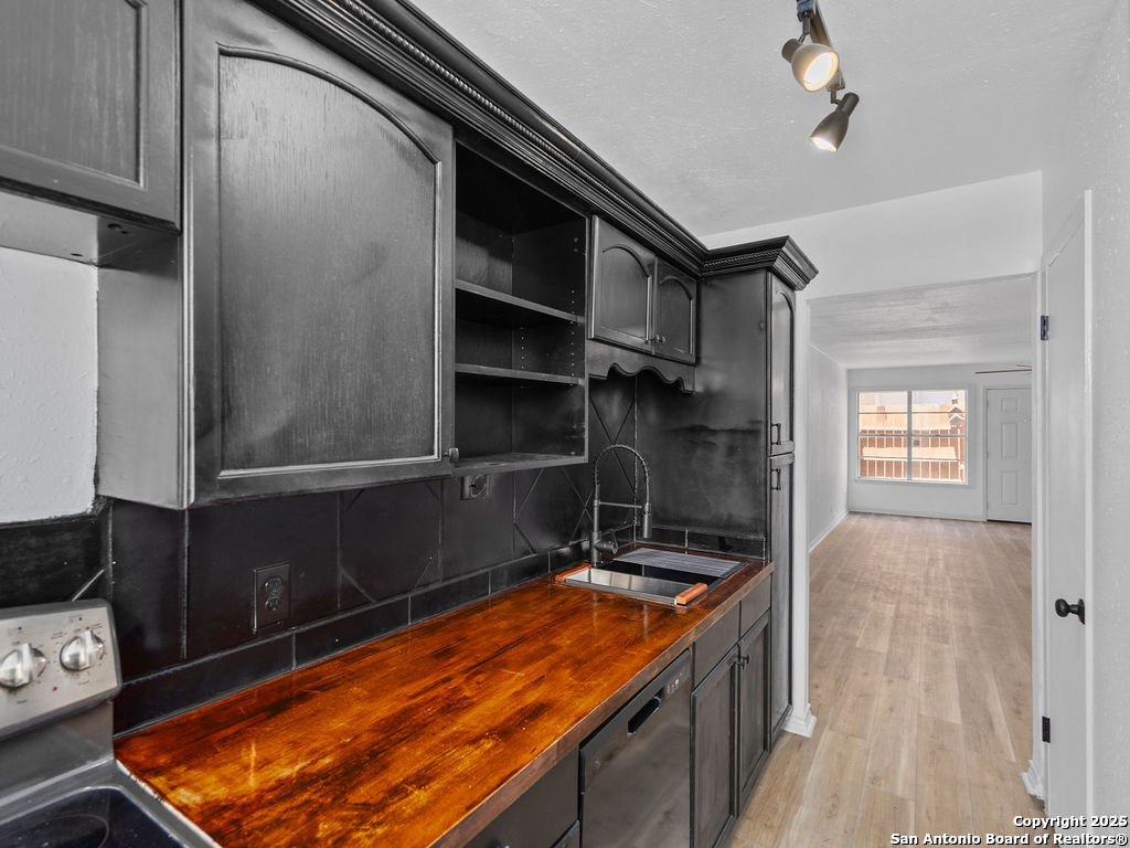 911 Vance Jackson San Antonio TX 78201