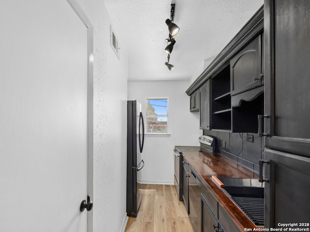 911 Vance Jackson San Antonio TX 78201