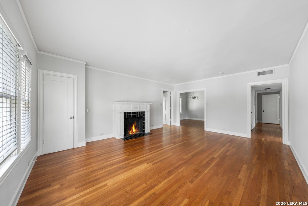 109 W Norwood Court San Antonio TX 78212