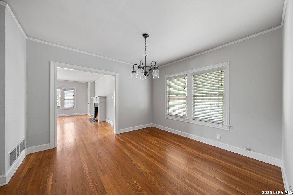 109 W Norwood Court San Antonio TX 78212