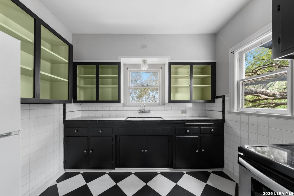 109 W Norwood Court San Antonio TX 78212