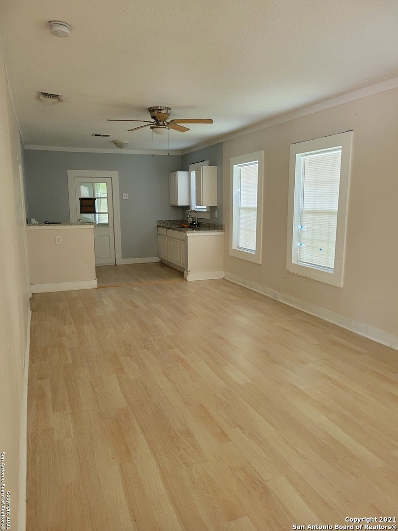 1334 Clower San Antonio TX 78201