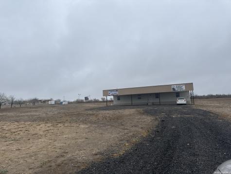 2265 Ih 35 Encinal TX 78019