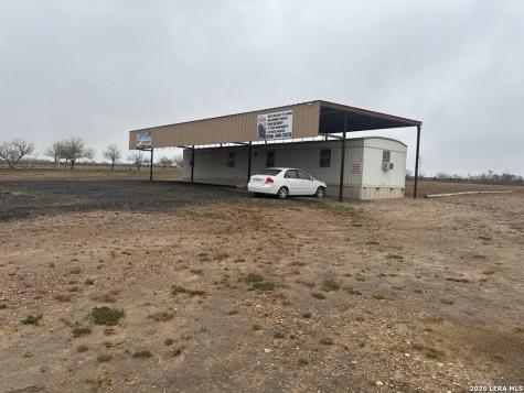 2265 Ih 35 Encinal TX 78019