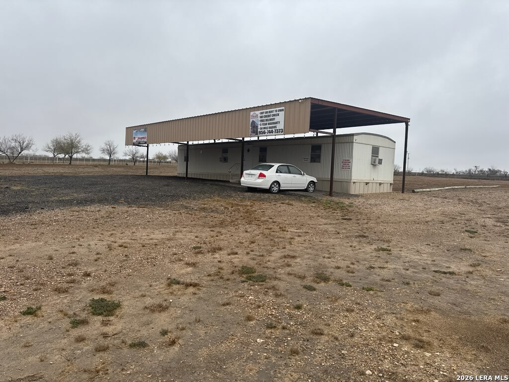 2265 Ih 35 Encinal TX 78019